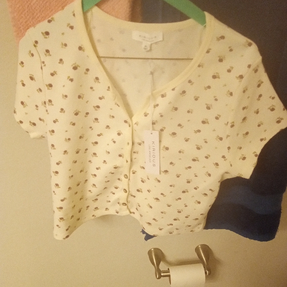 NET SHORT BUTTON UP TOP - Picture 2 of 5